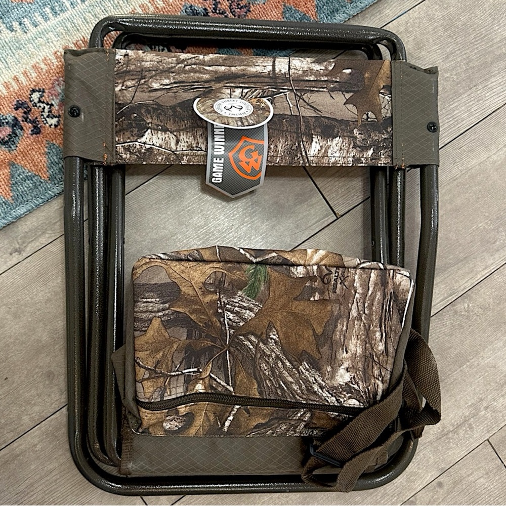 New Realtree Youth Portable Chair Stool With Back Camo Camouflage Folding Chair